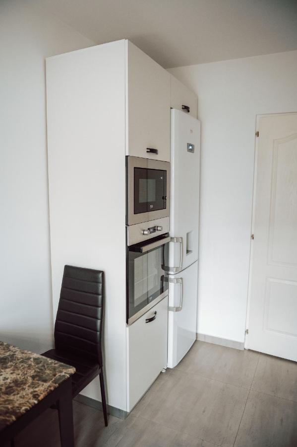 Adrian Home, Central Ploiesti Bagian luar foto