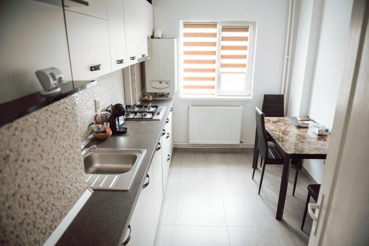 Adrian Home, Central Ploiesti Bagian luar foto
