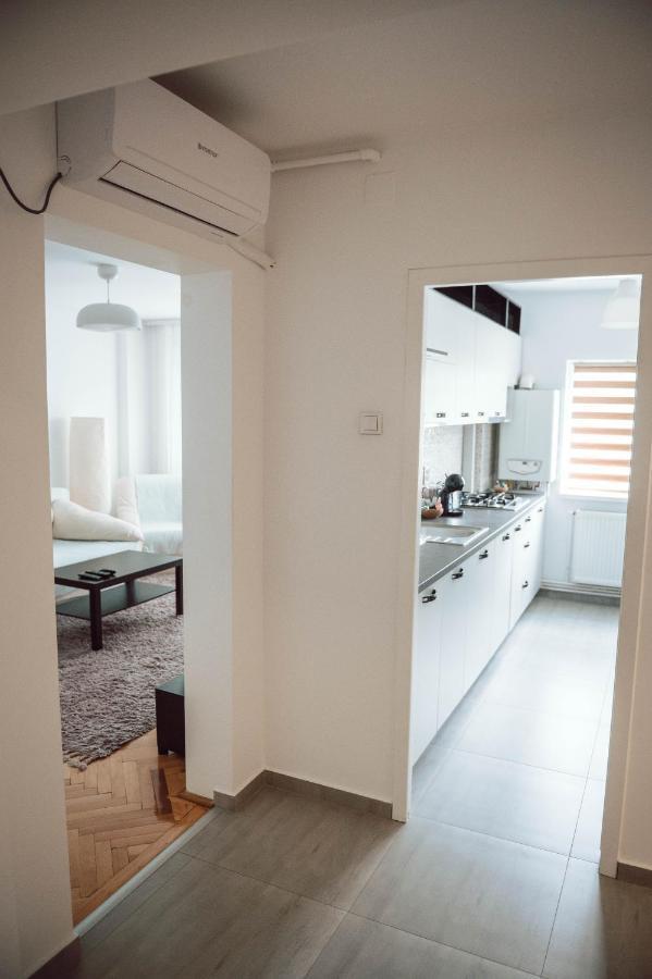Adrian Home, Central Ploiesti Bagian luar foto