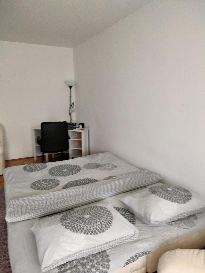 Adrian Home, Central Ploiesti Bagian luar foto