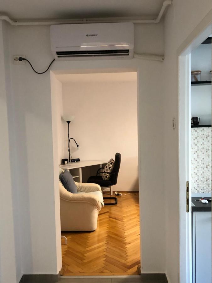 Adrian Home, Central Ploiesti Bagian luar foto