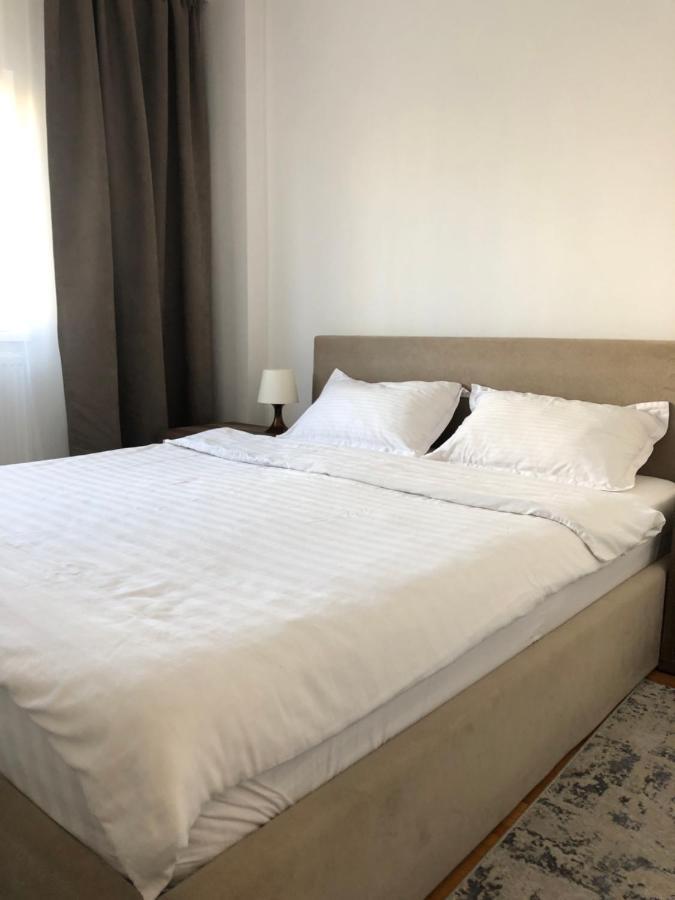 Adrian Home, Central Ploiesti Bagian luar foto